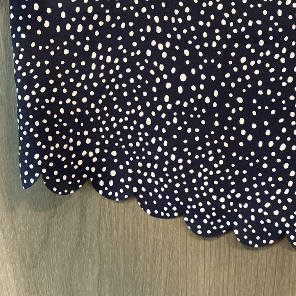 Banana Republic Factory Light-Weight PolkaDot Business Casual Scalloped Edge - Picture 3 of 9